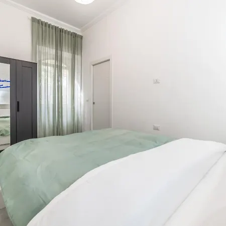 Benedetta Flat - Metropigneto & Tram - Free Wi-fi Apartamento Roma