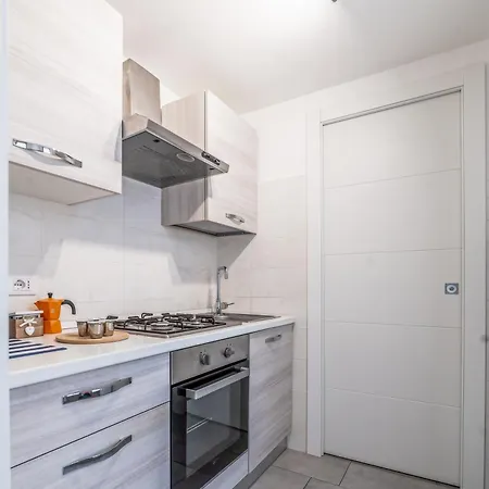 Benedetta Flat - Metropigneto & Tram - Free Wi-fi Apartamento Roma