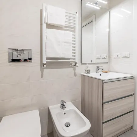 Benedetta Flat - Metropigneto & Tram - Free Wi-fi * Roma